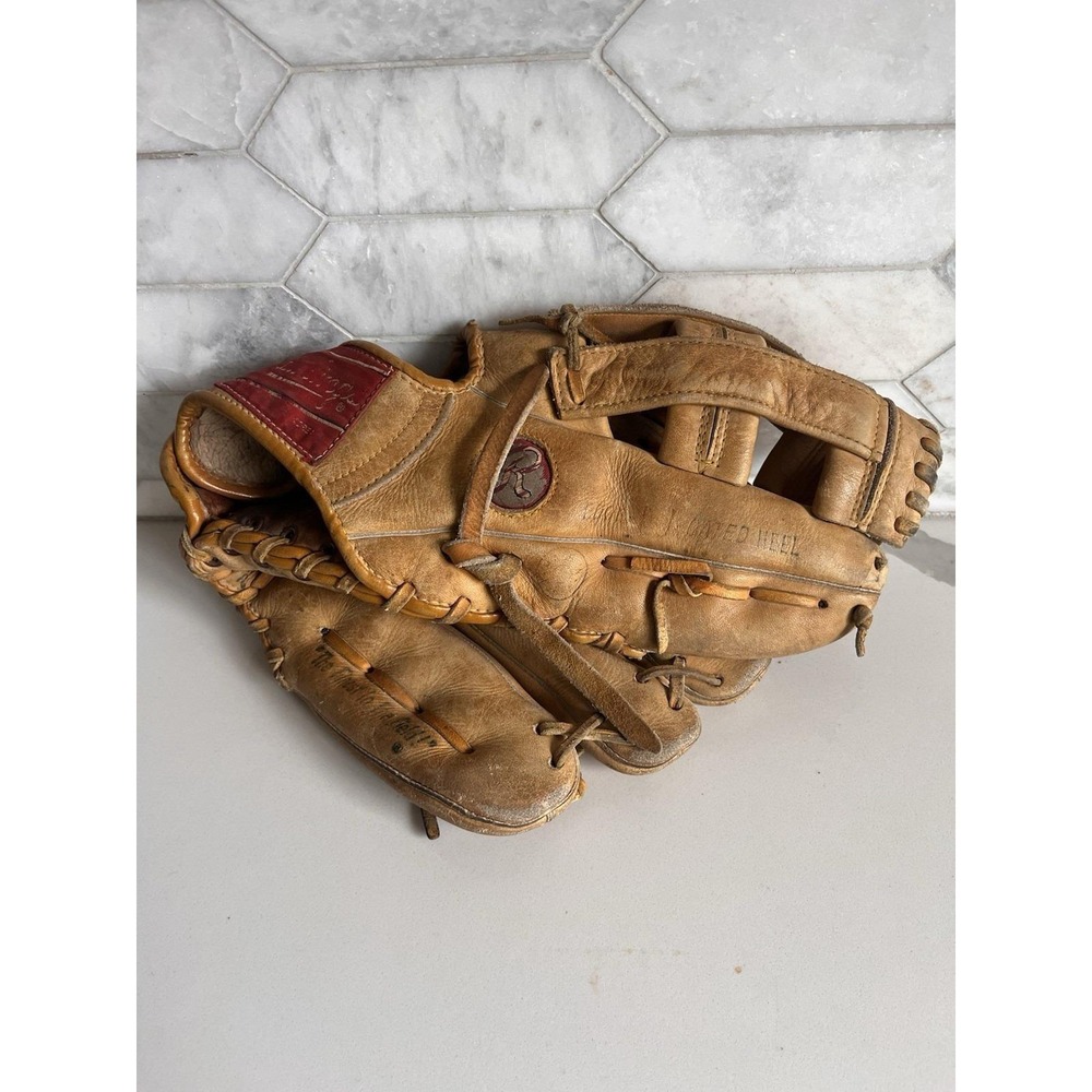 Mike Schmidt Philadelphia Phillies Rawlings 1061 Baseball Glove Right Hand Throw